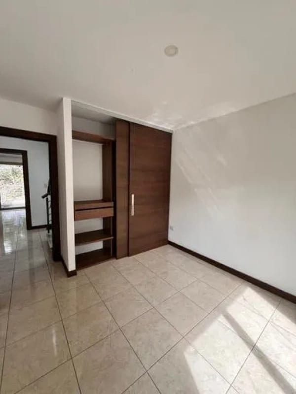 Casa en Kanajuyú, Zona 16 — Casa en Alquiler en Zona 16, Guatemala, Ciudad — foto 3 de 6