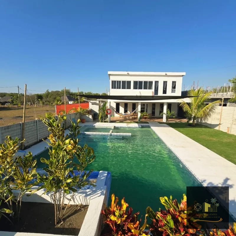 CASA DE PLAYA EN VENTA EN MONTERRICO — Casa vacacional en Venta en Monterrico, Santa Rosa — foto 1 de 17