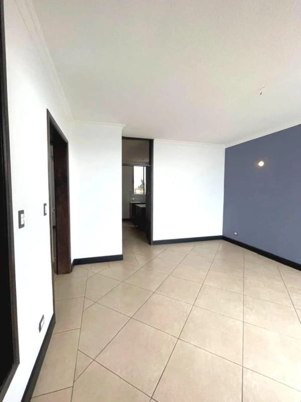 CASA EN VENTA RESIDENCIAL LA MIRADA KM. 10.5 CARRETERA A EL SALADOR — Casa en Venta en Carretera a El Salvador, Guatemala, Ciudad — foto 8 de 12