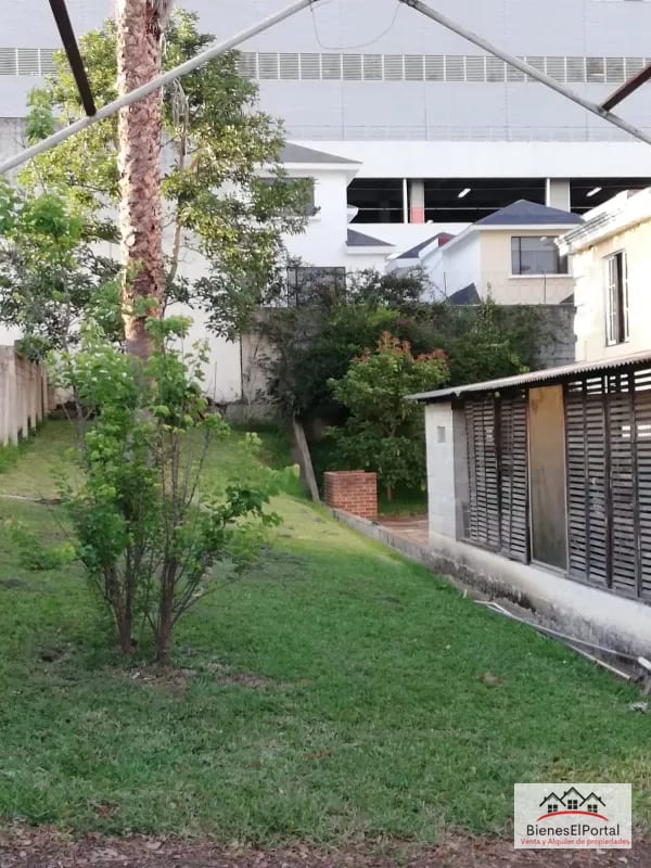 Propiedad con terreno amplio en San Cristóbal — Casa en Venta en Zona 8 Mixco, Guatemala, Ciudad — foto 4 de 4