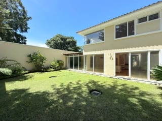 Vendo linda casa en  Portal del Bosque Kms. 22.5 CAES — Casa en Venta en Portal del Bosque, Carretera a El Salvador, Guatemala, Ciudad — miniatura 1 de 17