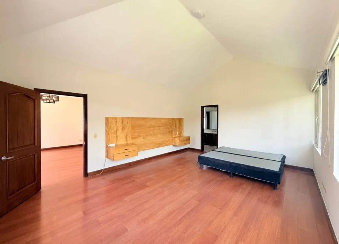 Vendo linda casa en  Portal del Bosque Kms. 22.5 CAES — Casa en Venta en Portal del Bosque, Carretera a El Salvador, Guatemala, Ciudad — foto 14 de 17