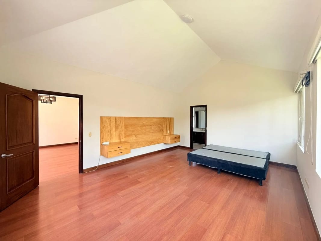 Vendo linda casa en La Fontana, km 25 CAES — Casa en Venta en La Fontana II, Carretera a El Salvador, Guatemala, Ciudad — foto 2 de 17