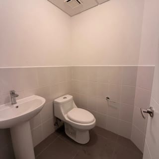 Oficinas en venta | 30 - 35 mts2 | Ascend zona 9 — Oficina en Venta en Ascend, Zona 9, Guatemala, Ciudad — miniatura 2 de 4