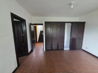Amplia casa en km 13 CAES — Casa en Alquiler en Carretera a El Salvador, Guatemala, Ciudad — miniatura 8 de 16