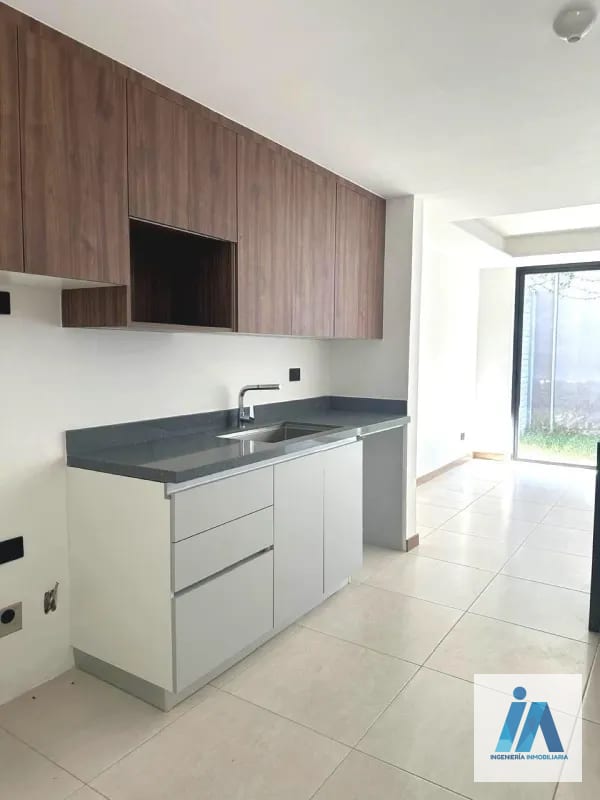 CASA EN ALQUILER – Condominio Danté Kanajuyú, Zona 16 — Casa en Alquiler en Zona 16, Guatemala, Ciudad — foto 14 de 15