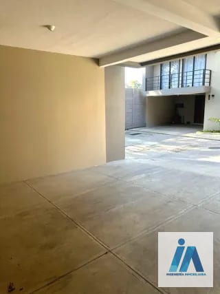 CASA EN ALQUILER – Condominio Danté Kanajuyú, Zona 16 — Casa en Alquiler en Zona 16, Guatemala, Ciudad — miniatura 2 de 15