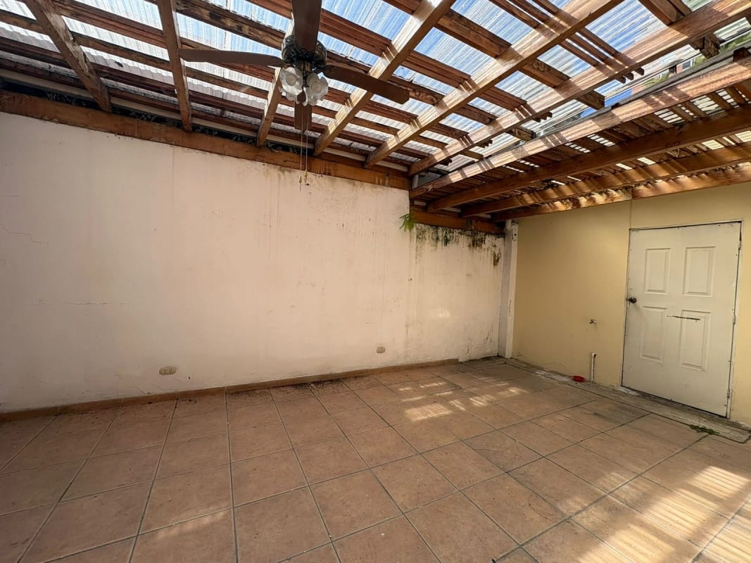 Casa en renta para vivienda u oficina en zona 14 — Casa en Alquiler en Zona 14, Guatemala, Ciudad — foto 10 de 15