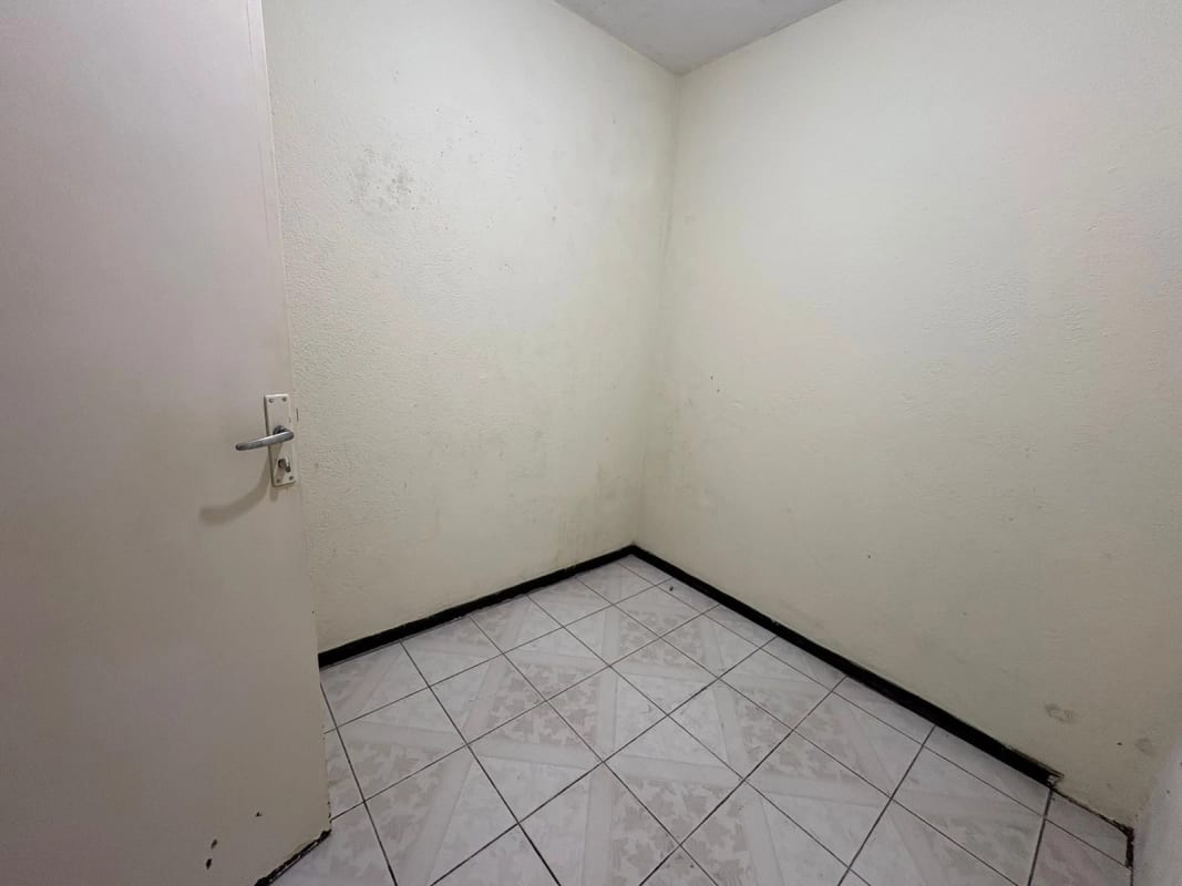 Casa en renta para vivienda u oficina en zona 14 — Casa en Alquiler en Zona 14, Guatemala, Ciudad — foto 5 de 15