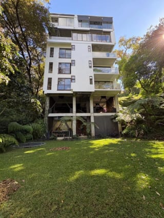APARTAMENTO AMUEBLADO RENTA OAKLAND ZONA 10, 159 MTS2, 2 DORMITORIOS, 2,500 + IVA — Apartamento en Alquiler en Zona 10, Guatemala, Ciudad — miniatura 3 de 7