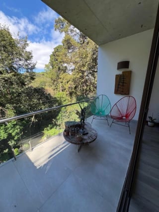 APARTAMENTO AMUEBLADO RENTA OAKLAND ZONA 10, 159 MTS2, 2 DORMITORIOS, 2,500 + IVA — Apartamento en Alquiler en Zona 10, Guatemala, Ciudad — miniatura 2 de 7