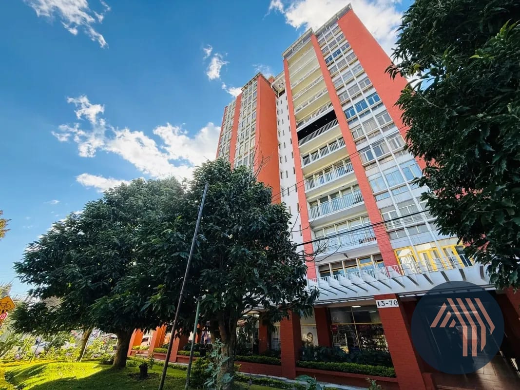 ALQUILER DE AMPLIA Y CÉNTRICA OFICINA - REAL REFORMA, ZONA 9 — Oficina en Alquiler en Real Reforma, Zona 9, Guatemala, Ciudad — foto 1 de 8