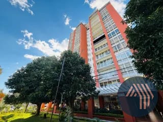 ALQUILER DE AMPLIA Y CÉNTRICA OFICINA - REAL REFORMA, ZONA 9 — Oficina en Alquiler en Real Reforma, Zona 9, Guatemala, Ciudad — miniatura 1 de 8