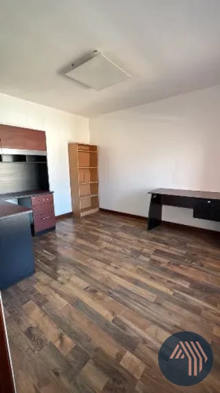 ALQUILER DE AMPLIA Y CÉNTRICA OFICINA - REAL REFORMA, ZONA 9 — Oficina en Alquiler en Real Reforma, Zona 9, Guatemala, Ciudad — miniatura 4 de 8