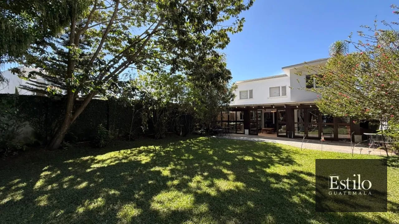 CASA EN VENTA LA FONTANA — Casa en Venta en Carretera a El Salvador, Guatemala, Ciudad — foto 1 de 15