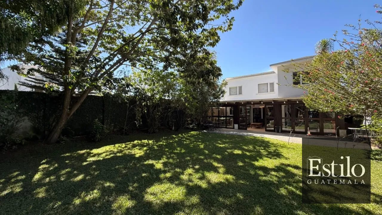 Casa en Venta la Fontana — Casa en Venta en Carretera a El Salvador, Guatemala, Ciudad — foto 1 de 15