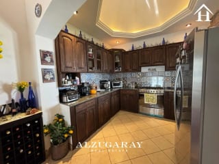CASA ESTILO COLONIAL C/ JARDIN 2 HAB. / SAN PEDRO LAS HUERTAS — Casa en Venta en San Pedro Las Huertas, Antigua, Sacatepéquez — miniatura 10 de 13