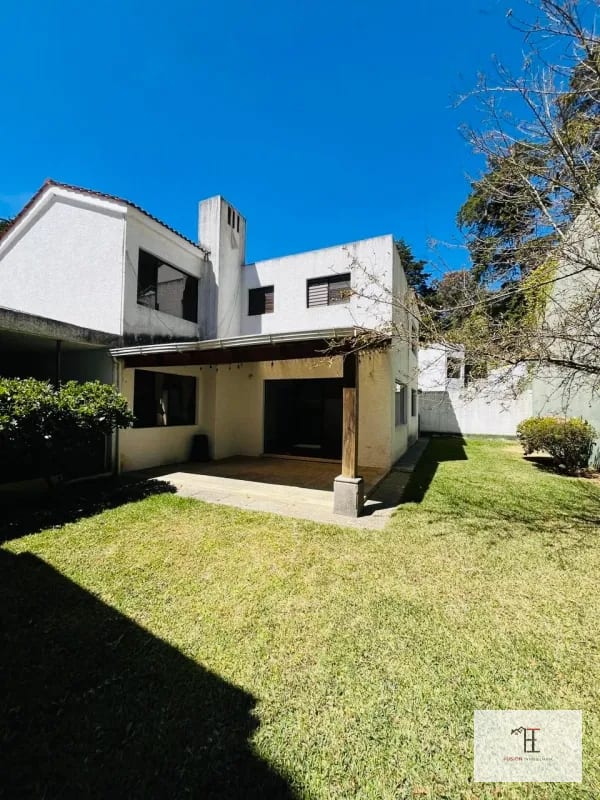 VENDO AMPLIA Y CÉNTRICA CASA VALLES DE NAPA KM.16,5 CARRETERA A EL SALVADOR — Casa en Venta en Valles de Napa, Carretera a El Salvador, Guatemala, Ciudad — foto 1 de 7