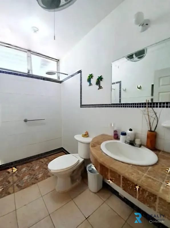 Vendo Chalet frente a la playa Gariton, Monterrico km 135 — Casa en Venta en Monterrico, Santa Rosa — foto 2 de 8