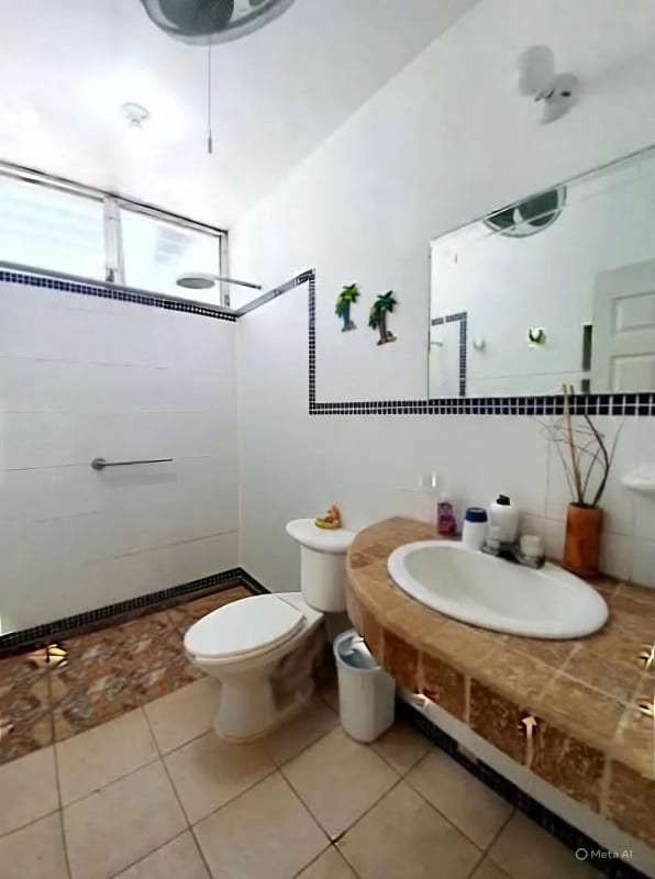 Vendo Chalet frente a la playa Gariton, Monterrico km 135 — Casa en Venta en Monterrico, Santa Rosa — foto 2 de 8
