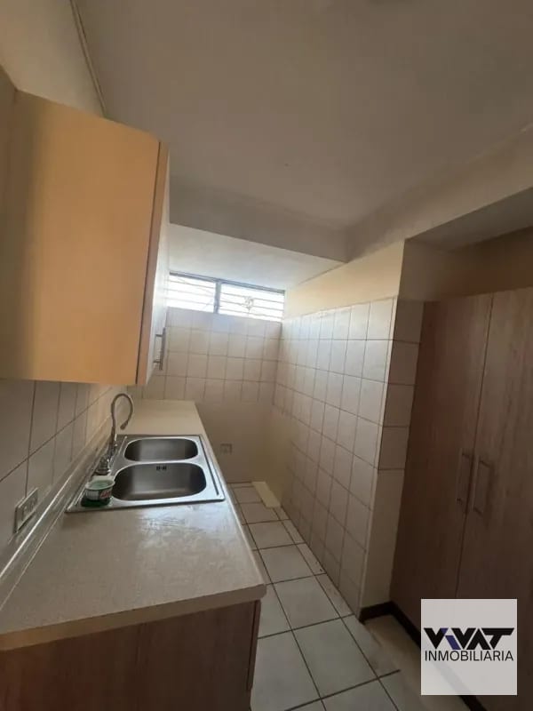 APARTAMENTO EN RENTA – SUITES EMBAJADOR, ZONA 10 — Apartamento en Alquiler en Zona 10, Guatemala, Ciudad — foto 4 de 6
