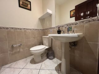 Renta amplio apartamento amueblado 3 Dormitorios | Milenia Zona 10 — Apartamento en Alquiler en Milenia, Zona 10, Guatemala, Ciudad — miniatura 12 de 17