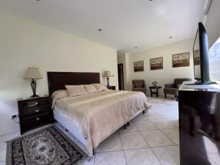 Renta amplio apartamento amueblado 3 Dormitorios | Milenia Zona 10 — Apartamento en Alquiler en Milenia, Zona 10, Guatemala, Ciudad — miniatura 9 de 17