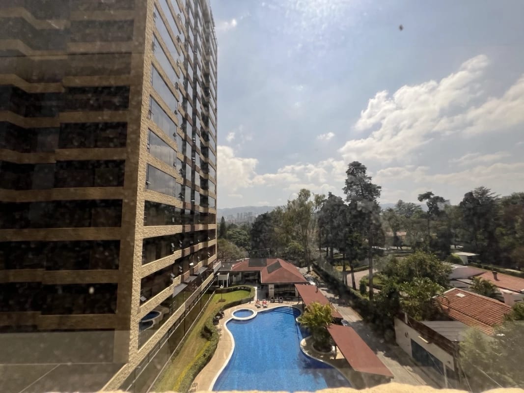 Renta amplio apartamento 3 Dormitorios | Milenia Zona 10 — Apartamento en Alquiler en Milenia, Zona 10, Guatemala, Ciudad — foto 1 de 17
