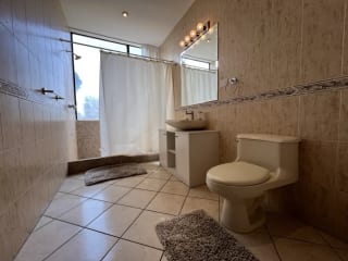Renta amplio apartamento 3 Dormitorios | Milenia Zona 10 — Apartamento en Alquiler en Milenia, Zona 10, Guatemala, Ciudad — miniatura 7 de 17