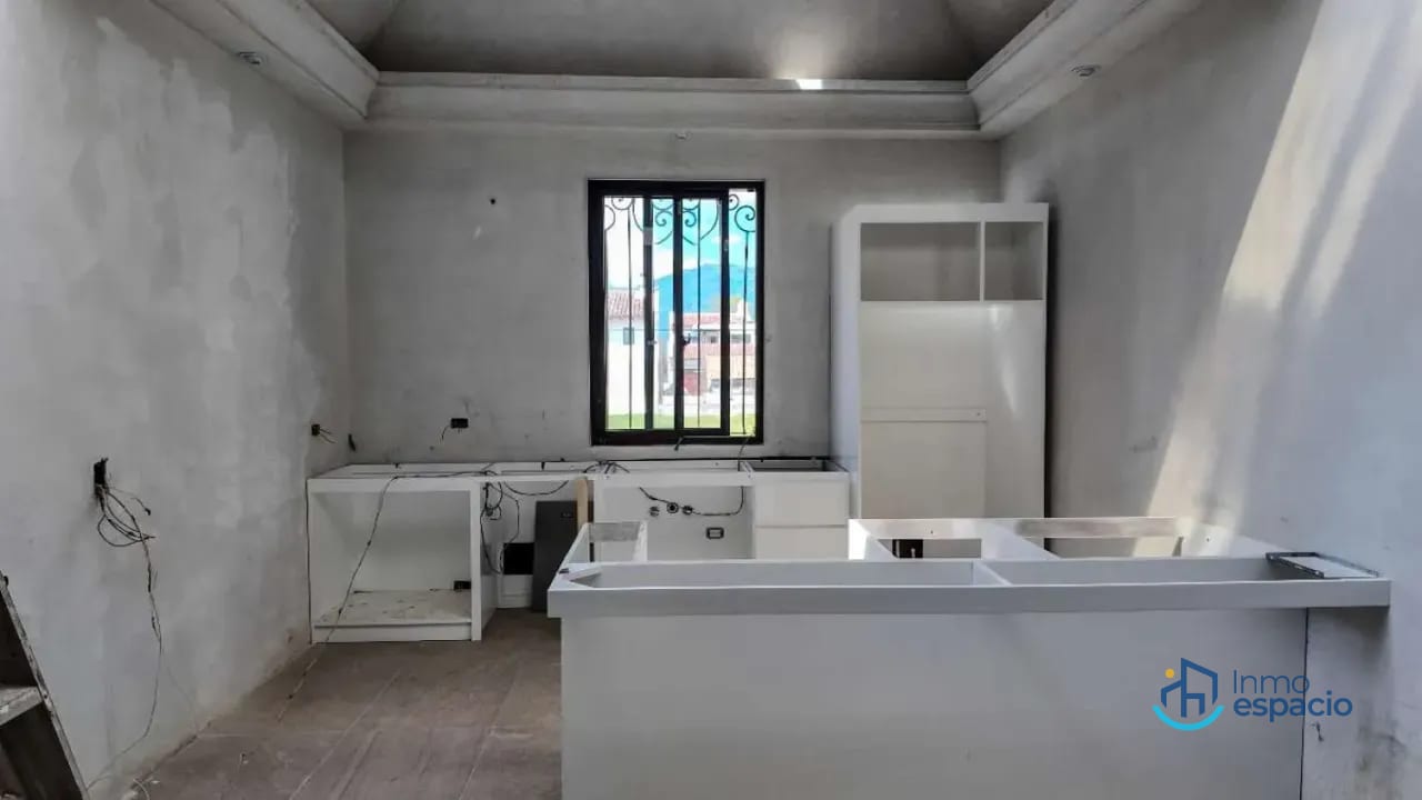 Casas en venta- Residencia de lujo en Club Residencial Franciscanos — Casa en Venta en Ciudad Vieja, Sacatepéquez — foto 10 de 17