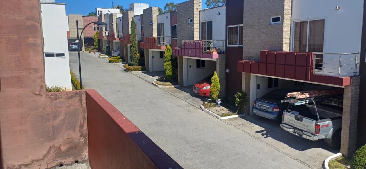 VENDO HERMOSA CASA DE ESQUINA EN CONCOMINIO BELLA VISTA CIUDAD SAN CRISTOBAL, ZONA 8 MIXCO — Casa en Venta en Bella Vista de San Cristobal II, Zona 8 Mixco, Guatemala, Ciudad — foto 8 de 15
