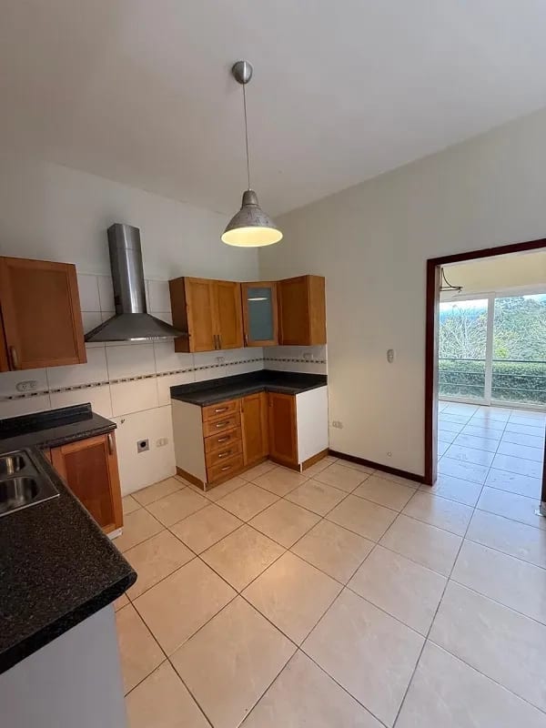Alquiler de casa en La Rioja Carr. Salvador Km. 20.5 a Fraijanes — Casa en Alquiler en Fraijanes, Carretera a El Salvador, Guatemala, Ciudad — foto 9 de 14