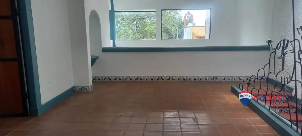 PANAJACHEL I CASA EN RESIDENCIAL l 2 APTO. INDEPENDIENTES AMPLIA PROPIEDAD CON JARDÍN FRONTAL Y POSTERIOR — Casa en Venta en Panajachel, Sololá — foto 8 de 11