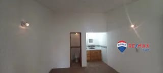 PANAJACHEL I CASA EN RESIDENCIAL l 2 APTO. INDEPENDIENTES AMPLIA PROPIEDAD CON JARDÍN FRONTAL Y POSTERIOR — Casa en Venta en Panajachel, Sololá — miniatura 7 de 11