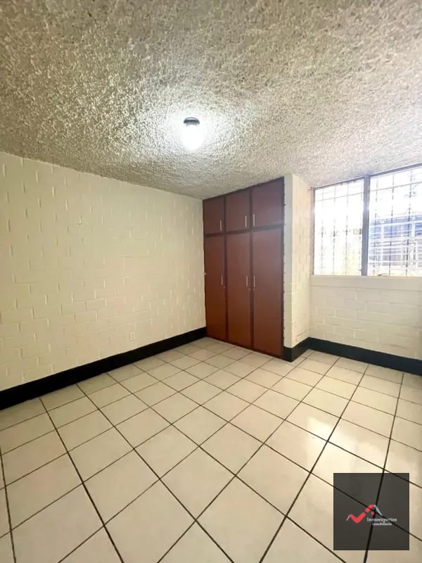 CASA EN VENTA BALCONES DE SAN CRISTÓBAL, ZONA 8 MIXCO — Apartamento en Venta en Zona 8 Mixco, Guatemala, Ciudad — foto 11 de 17