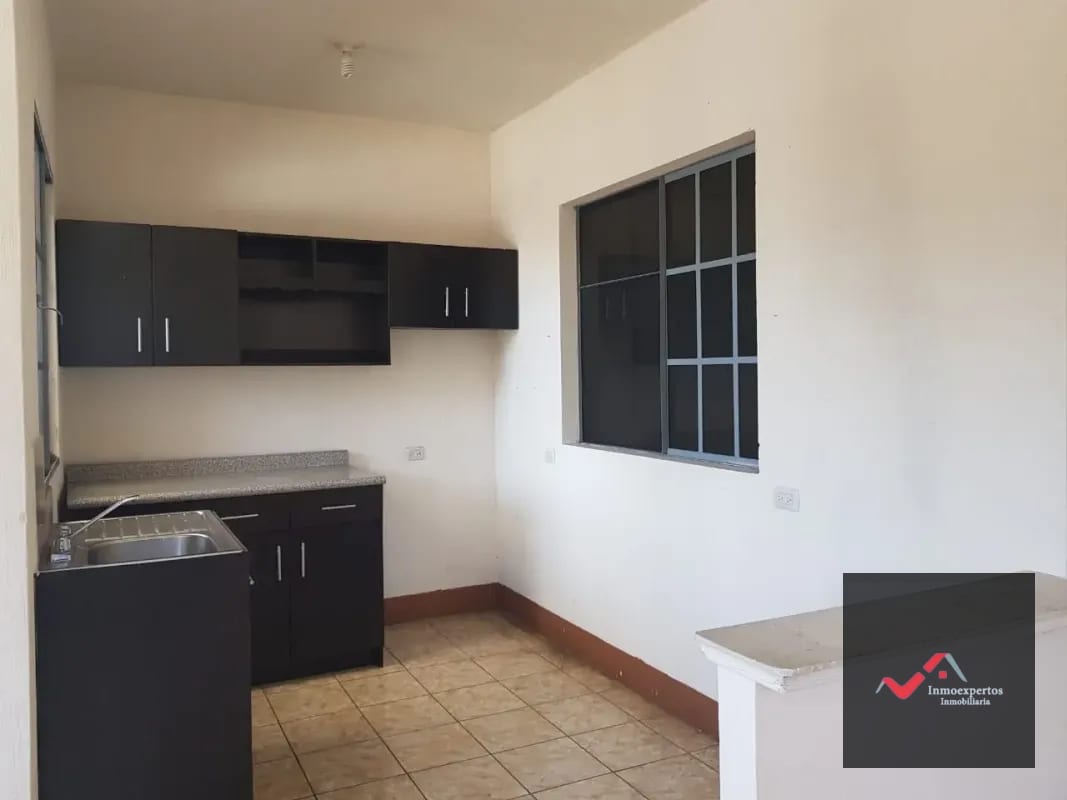 CASA EN VENTA BALCONES DE SAN CRISTÓBAL, ZONA 8 MIXCO — Apartamento en Venta en Zona 8 Mixco, Guatemala, Ciudad — foto 3 de 17