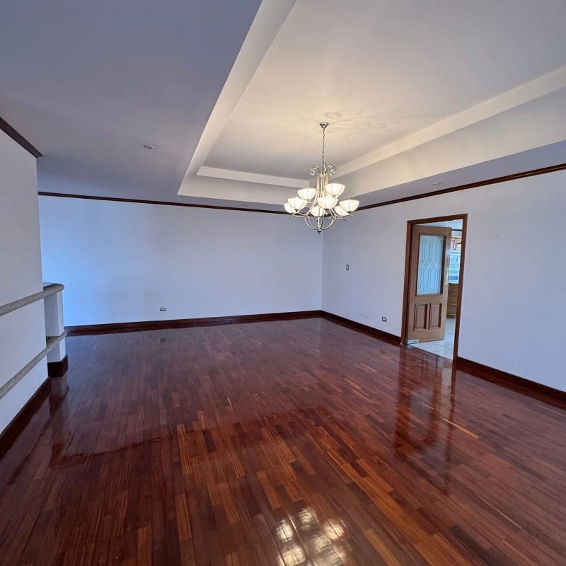 Apartamento en venta | 4 hab | 4 parqueos | Torre Castelar zona 10 — Apartamento en Venta en Torre Castelar, Zona 10, Guatemala, Ciudad — foto 12 de 13