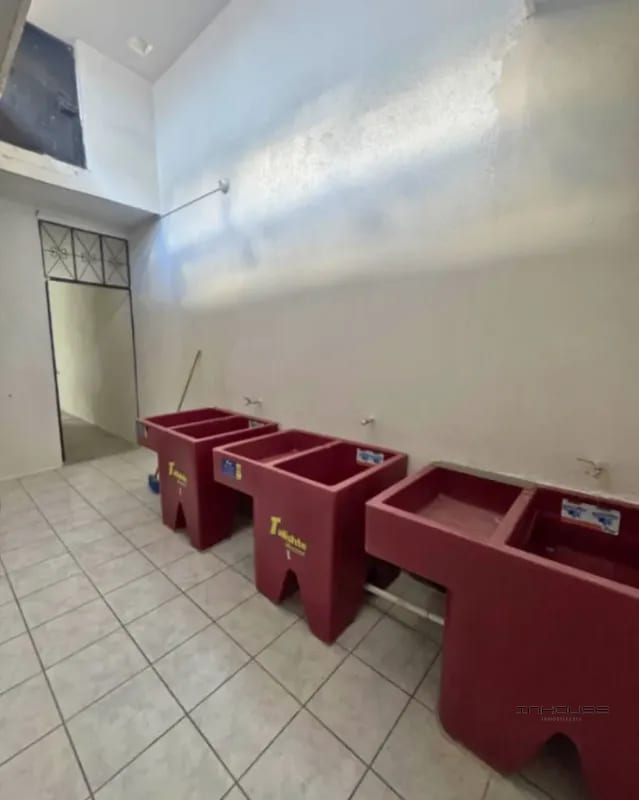 CASA EN VENTA EN ZONA 6 PARA USO COMERCIAL FRENTE A LA PARADA DEL TRANSMETRO — Casa en Venta en Zona 6, Guatemala, Ciudad — foto 9 de 12