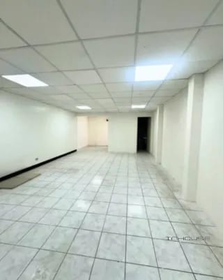 CASA EN VENTA EN ZONA 6  PARA USO COMERCIAL FRENTE A LA PARADA DEL TRANSMETRO — Casa en Venta en Zona 6, Guatemala, Ciudad — miniatura 5 de 12