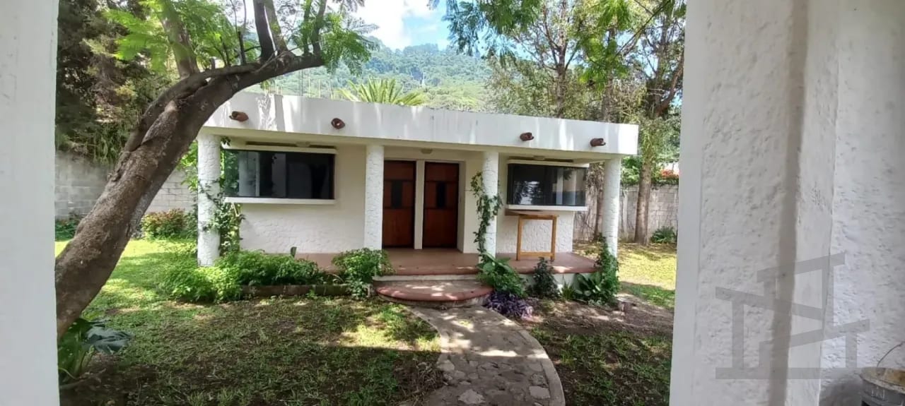 Residencia Exclusiva en Panajachel – Diseño Moderno con Módulo Independiente — Casa en Venta en Panajachel, Sololá — foto 3 de 6