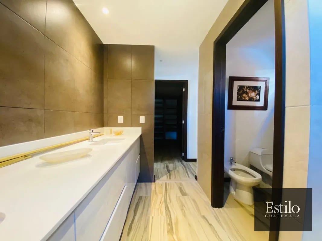 EXCLUSIVO APARTAMENTO  ZONA 14 — Apartamento en Venta en Zona 14, Guatemala, Ciudad — foto 6 de 8