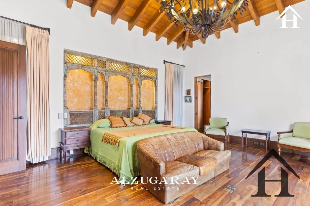 casa de lujo amueblada con piscina Cond Antigua Guatemala — Casa en Venta en Bosques de Antigua, Antigua, Sacatepéquez — foto 3 de 9