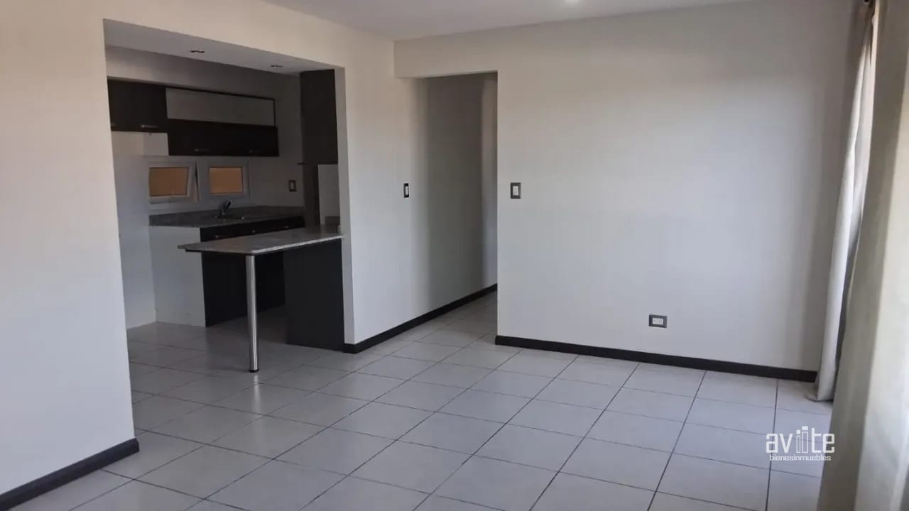 Condado Naranjo, aparamento nivel medio con balcón Q1,450,000 — Apartamento en Venta en Condado Naranjo, Zona 4 Mixco, Guatemala, Ciudad — foto 9 de 15