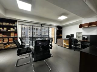 Oficina en alquiler en zona 10, Edificio Paladium — Oficina en Alquiler en Paladium, Zona 10, Guatemala, Ciudad — miniatura 7 de 8