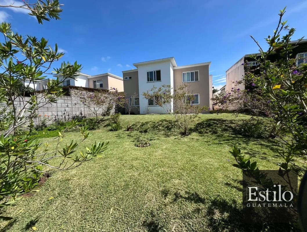 Casa en Venta Fontana II — Casa en Venta en La Fontana II, Carretera a El Salvador, Guatemala, Ciudad — foto 1 de 9