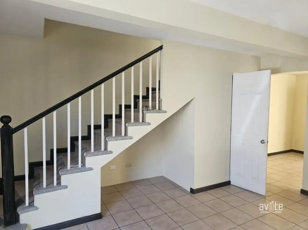 Condado Naranjo, casa Navarra dentro de Alameda Norte   Q2,800,000 — Casa en Venta en Condado Naranjo, Zona 4 Mixco, Guatemala, Ciudad — foto 13 de 14