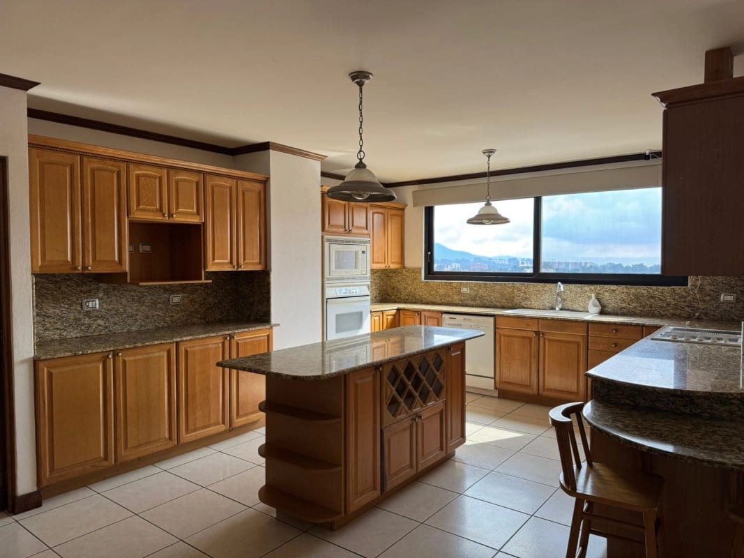 APARTAMENTO EN VENTA ZONA 10 — Apartamento en Venta en Torre Castelar, Zona 10, Guatemala, Ciudad — foto 4 de 4