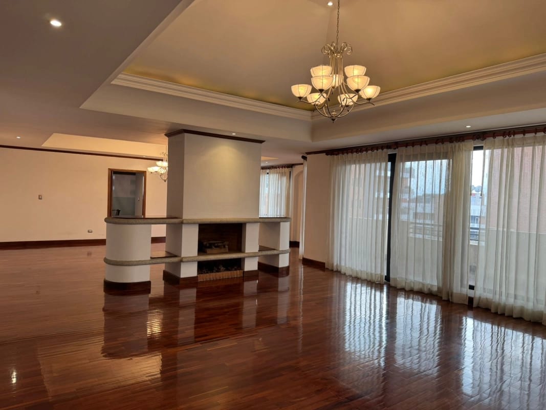 APARTAMENTO EN VENTA ZONA 10 — Apartamento en Venta en Torre Castelar, Zona 10, Guatemala, Ciudad — foto 3 de 4