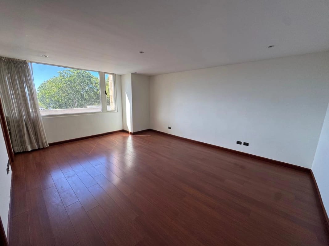 Zona 14 Marques del Valle, apartamento en alquiler — Apartamento en Alquiler en Marqués del Valle, Zona 14, Guatemala, Ciudad — foto 4 de 11