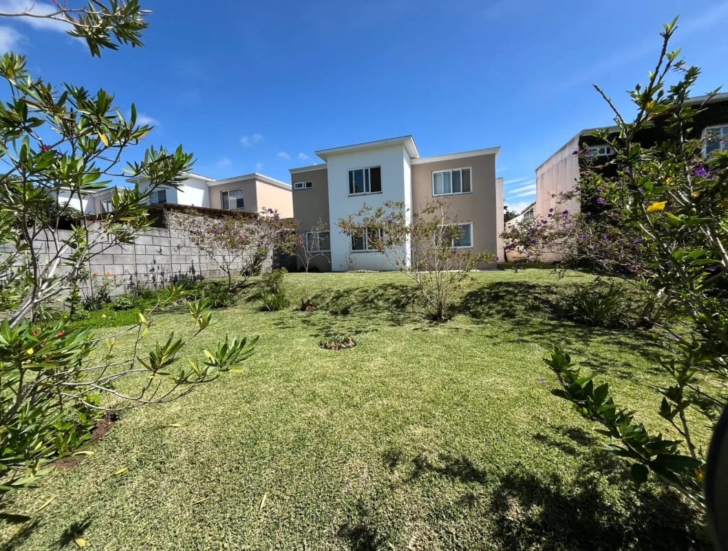 Vendo casa en la Fontana 2 kms. 25 CAES — Casa en Venta en La Fontana II, Carretera a El Salvador, Guatemala, Ciudad — foto 9 de 9